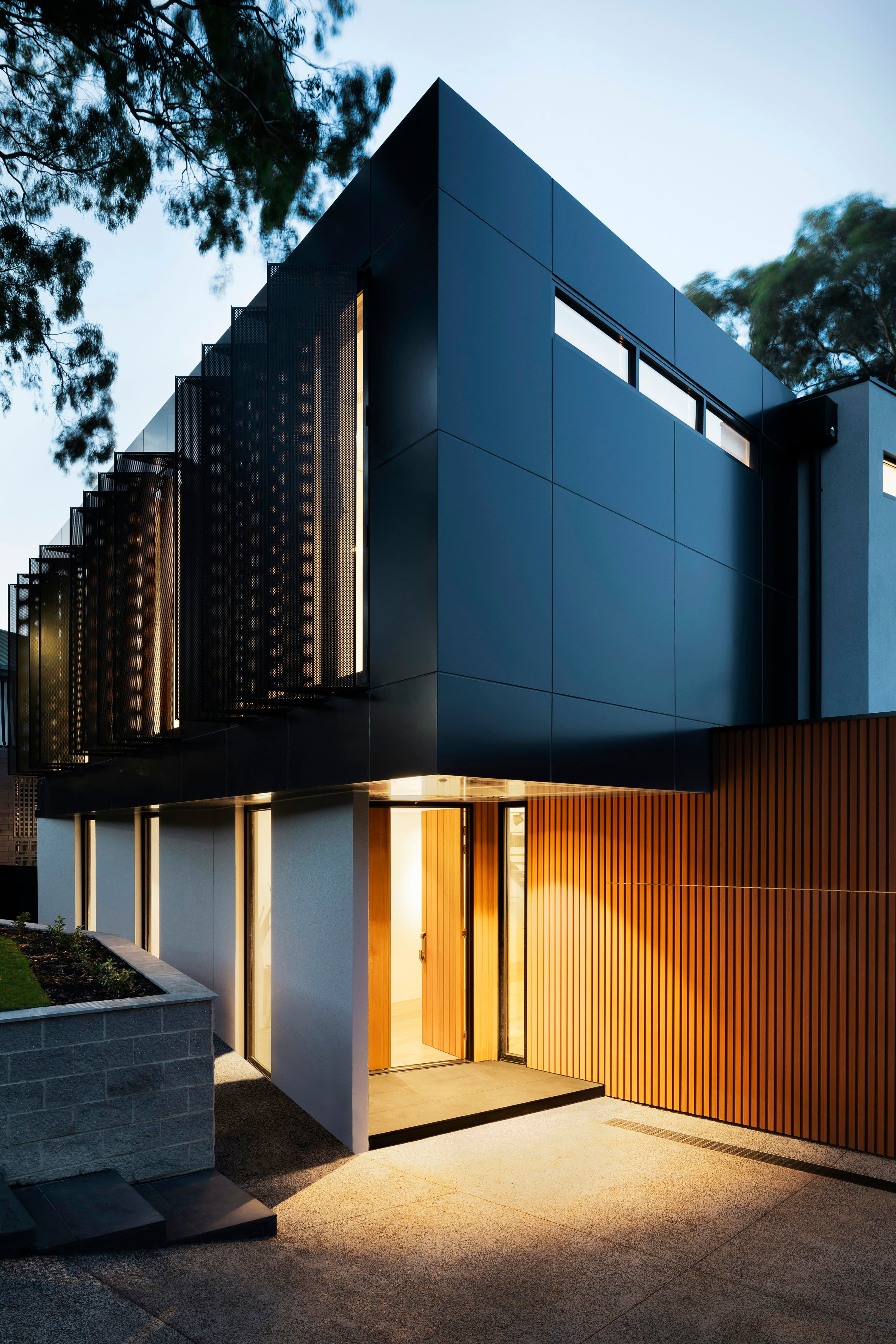 Renovasi Rumah Modern